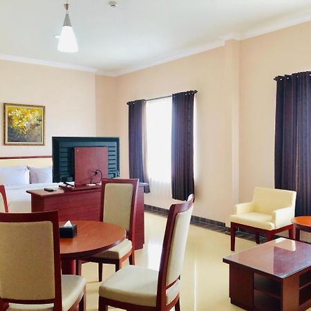 Hotel Tosan Solo Baru Grogol Extérieur photo