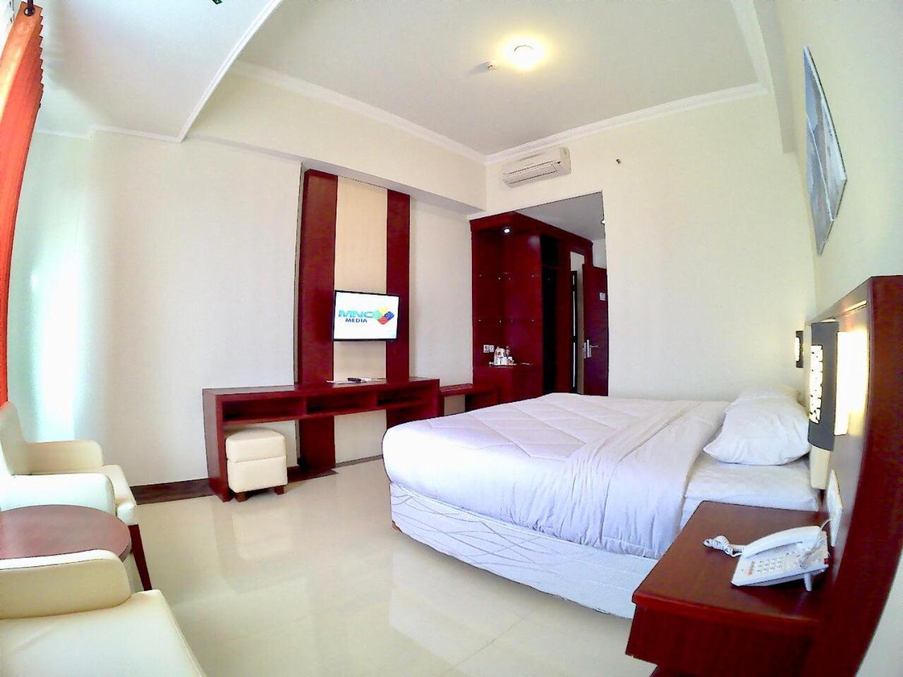Hotel Tosan Solo Baru Grogol Extérieur photo